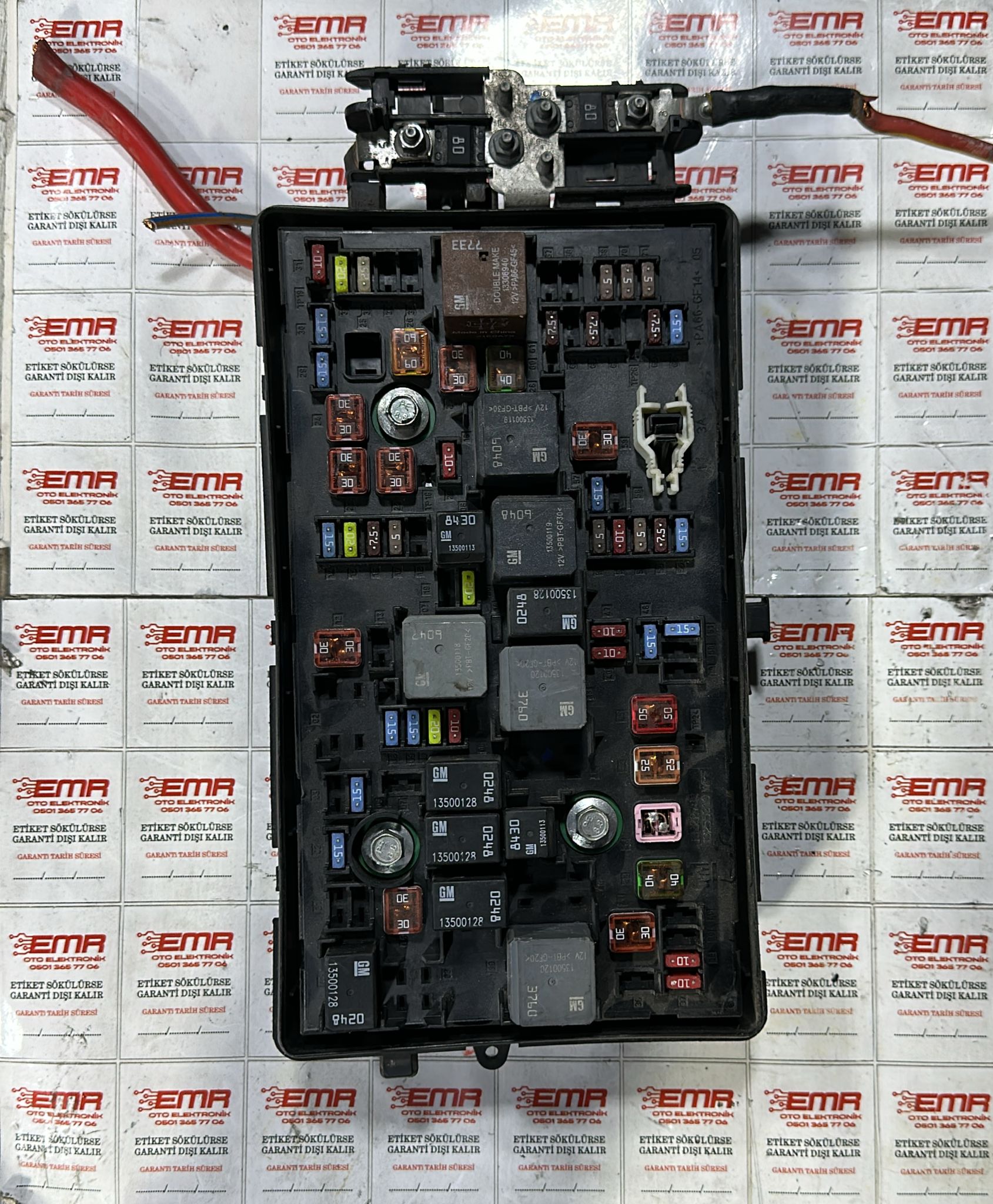 OPEL İNSİGNİA ÖN SİGORTA KUTUSU SİGORTA TABLASI 13 345 497